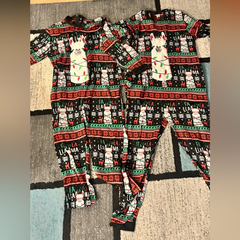 Llamas in pajamas lot of 2 Christmas themed set.